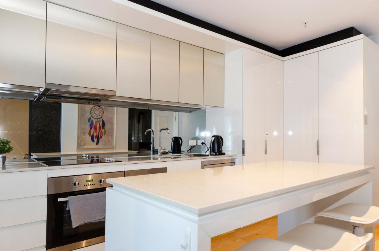 2Br Cbd Pad, City Views, Free Parking, Pool, Gym Melbourne Bagian luar foto