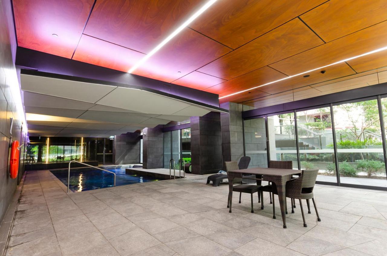 2Br Cbd Pad, City Views, Free Parking, Pool, Gym Melbourne Bagian luar foto